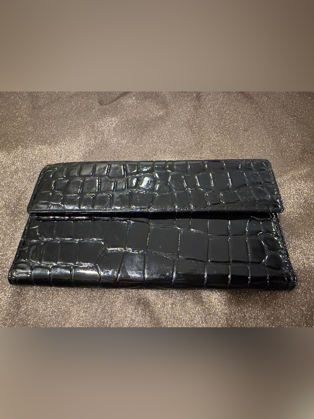 Lodis Black Croc Embossed Leather Wallet Slim Classic Chic Organizer
